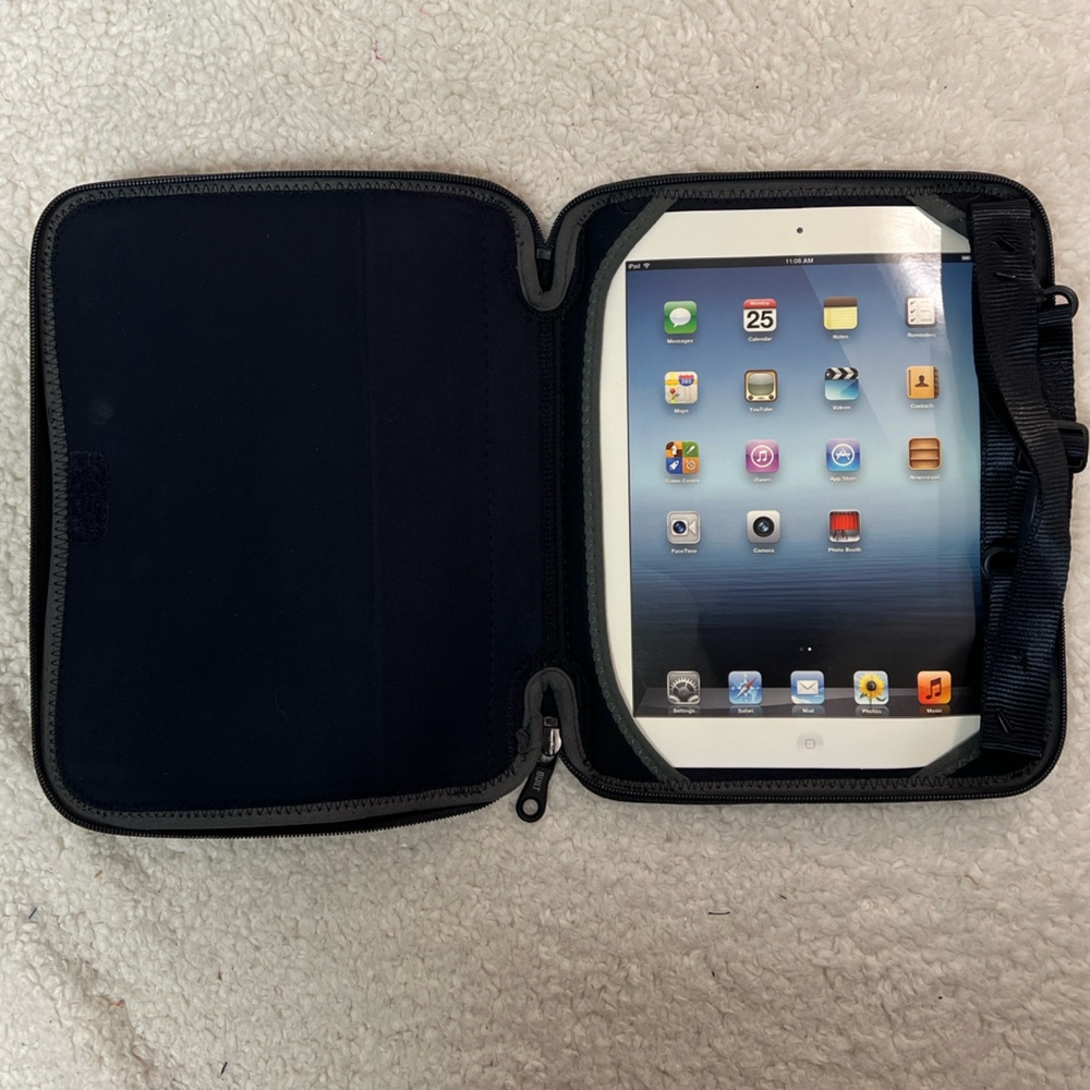 BUILT NY Neoprene Zip Folio Case for All iPads - Picture 7 of 12